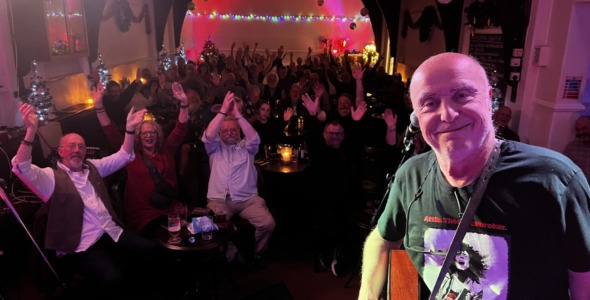 Attila the Stockbroker: Fiery Words for Hellish Ti&hellip;